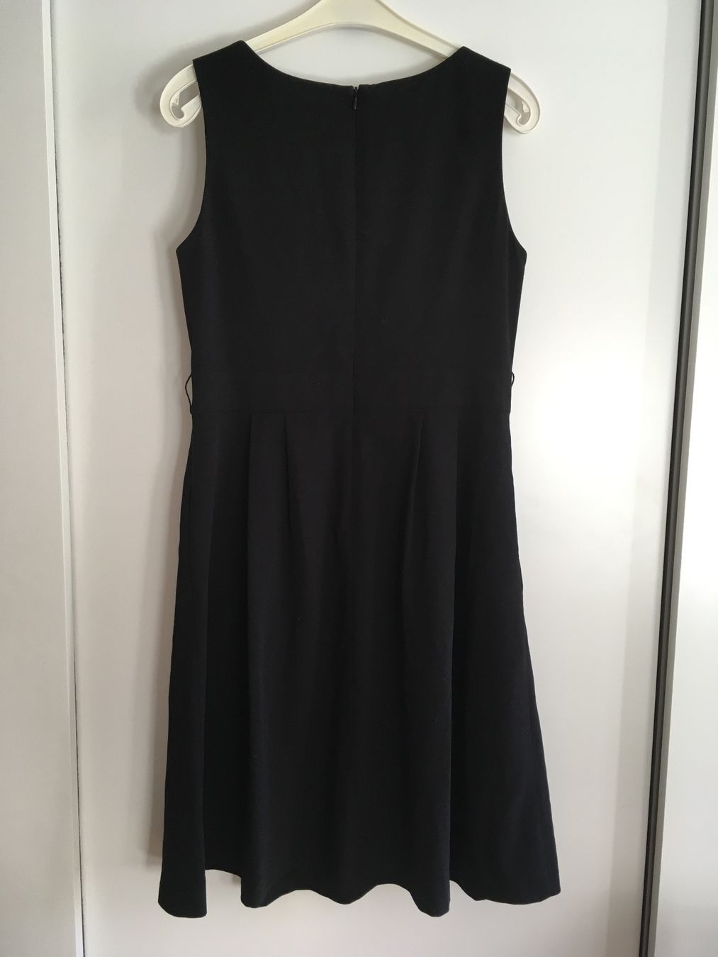 C&A Vestiti: Robe noire sans manches C&A – Usato da Sion venduto da edelweissse 1