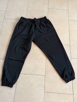 schwarze Jogginghose / Sweatpants bequem und sportlich