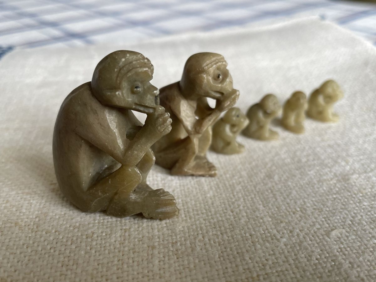 Statuette: Seltene, antike Netsuke, aus Stein geschnitzt – Usato da Kilchberg ZH venduto da PeteBlanc