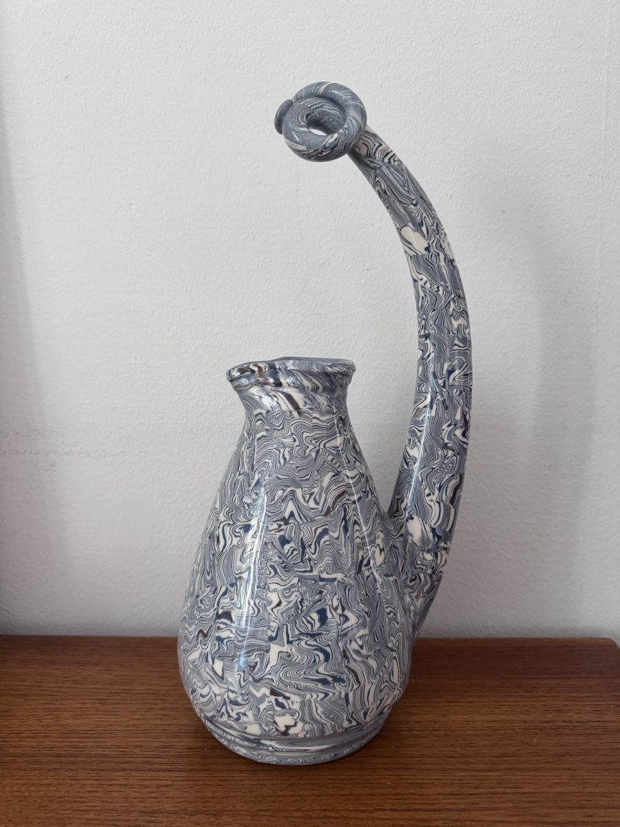Caraffe: Pichet vintage en faïence de Roanne, circa 1950 – Usato da Vésenaz venduto da Angela.C3