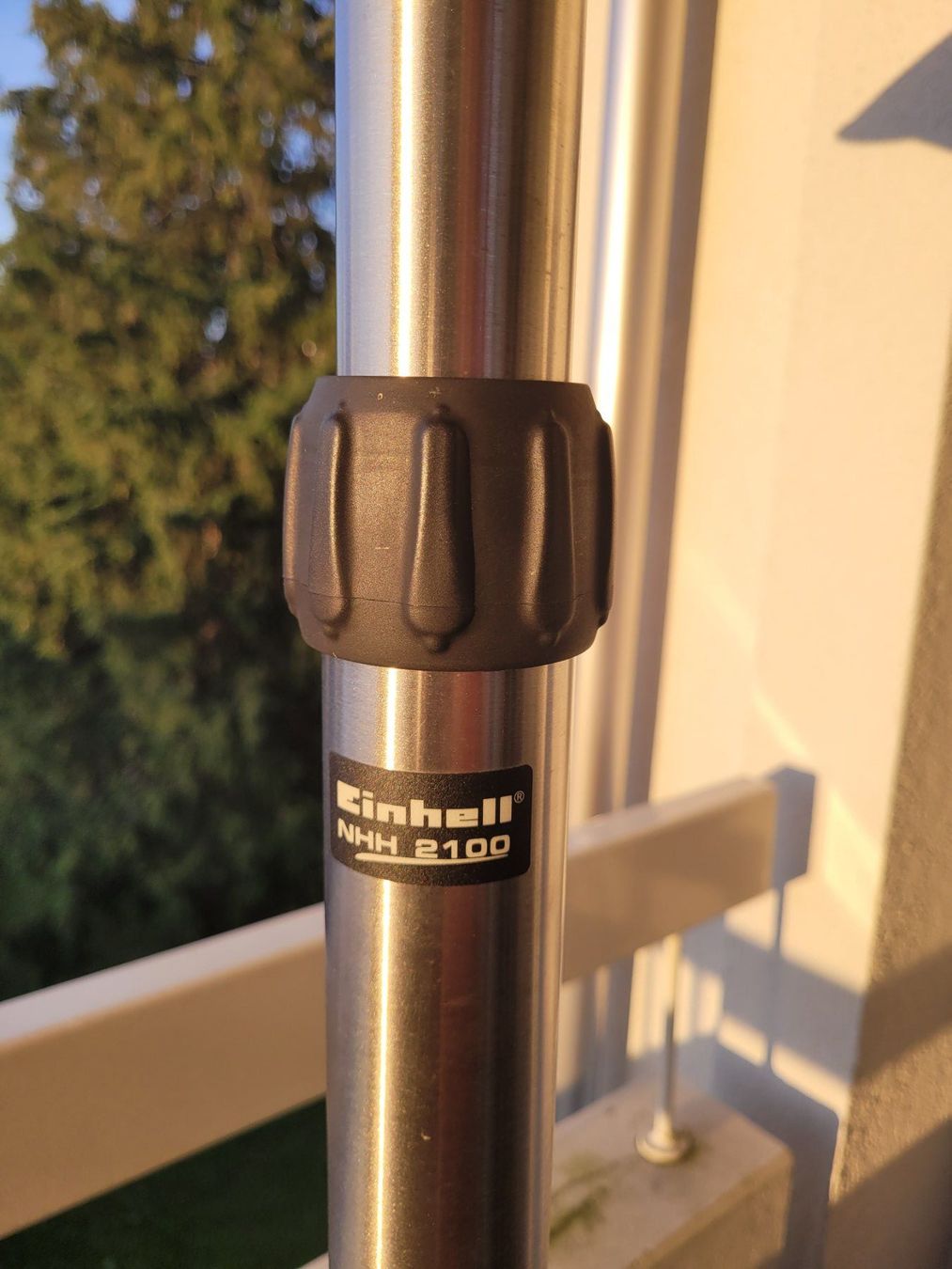 Einhell Radiatori: Einhell Halogenheizer/Heizpilz NHH 2100 – Usato da Uster venduto da 13smiley13 5