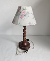 Tischlampe im Vintage-Brocante-Stil
