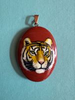 Roter Jaspis mit handgemaltem Tiger 80er Jahre