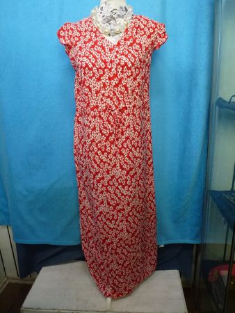 SOMMER KLEID ROT WEISS LANGE FORM OHNE ARM GR 40 42 VISCOSE
