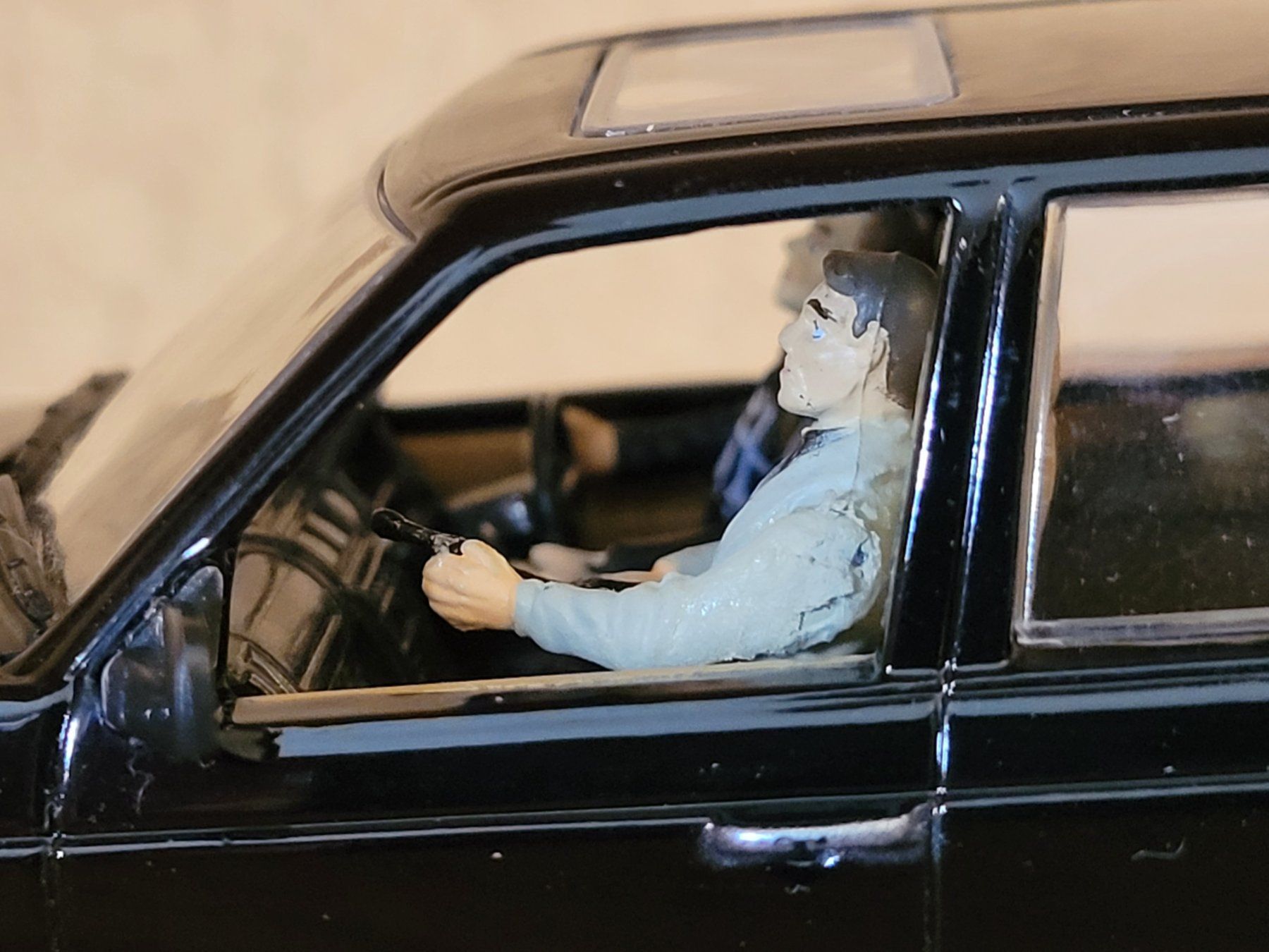 Land Rover Modellini d'auto: Auto 1:43 - Range Rover - Diorama James Bond 007 – Nuovo (secondo la descrizione) da Payerne venduto da tintin08 3