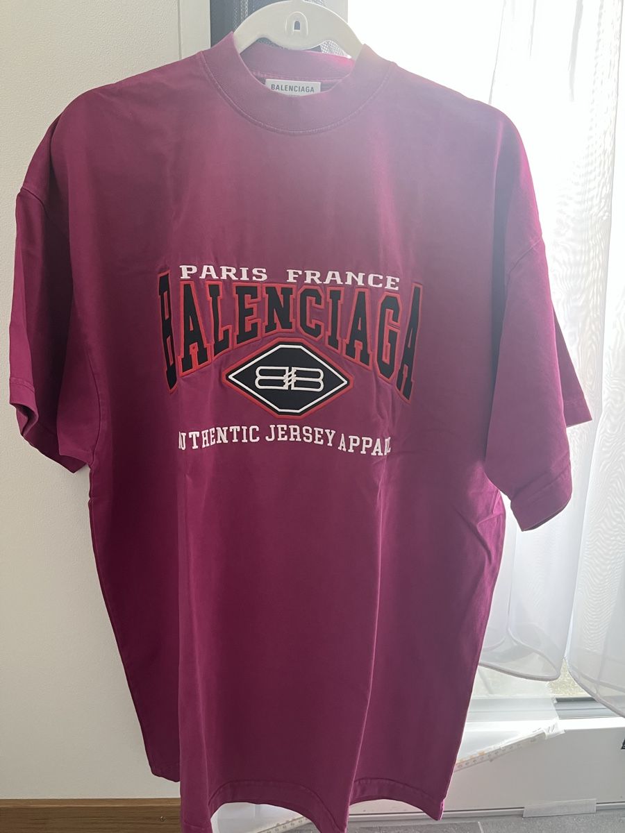 Balenciaga T-shirt: Balenciaga Tshirt Unifit Grösse 1 – Usato da Zürich venduto da aaaaaaaaa00