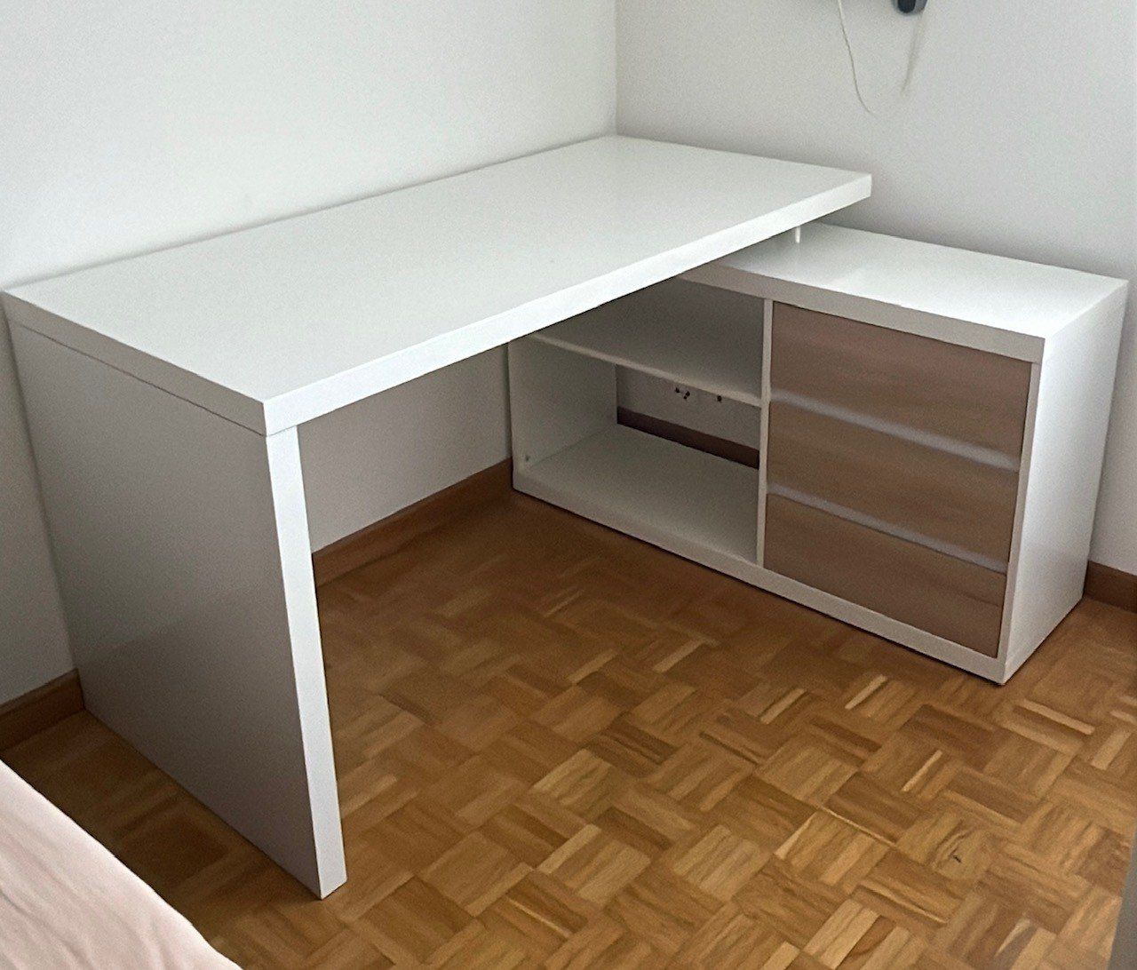Schreibtische: Eckschreibtisch mit 3 Schubladen – Gebraucht aus Regensdorf von zgve