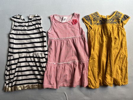 3 Kleider Gr 98 für den Sommer