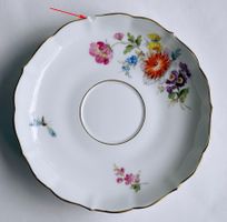 MEISSEN*Untertasse*mit bunten Blumenmustern und Goldrand*