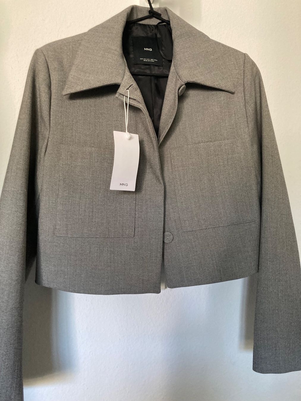 Mango Giacche: Croppet Blazer von MNG – Nuovo (secondo la descrizione) da Thalwil venduto da Anahi