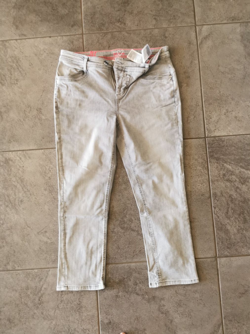 Jeans: Lange Jeans Damen – Usato da Grosswangen venduto da Weidhof6