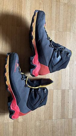 La Sportiva Men’s Aequilibrium Trek GTX 43.5 / US 10.5