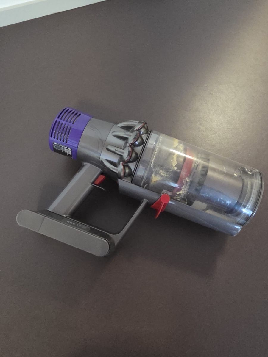 Dyson Aspirateurs & Accessoires: Dyson Staubsauger Defekt – Défectueux à Zürich par nat_5vgq 1