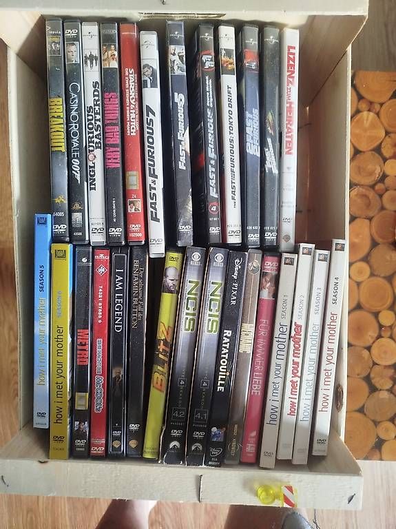 Tutti i DVDs: Diverse Filme und Serien auf DVD (Reserviert) – Usato da Illnau venduto da SchneiderPascal