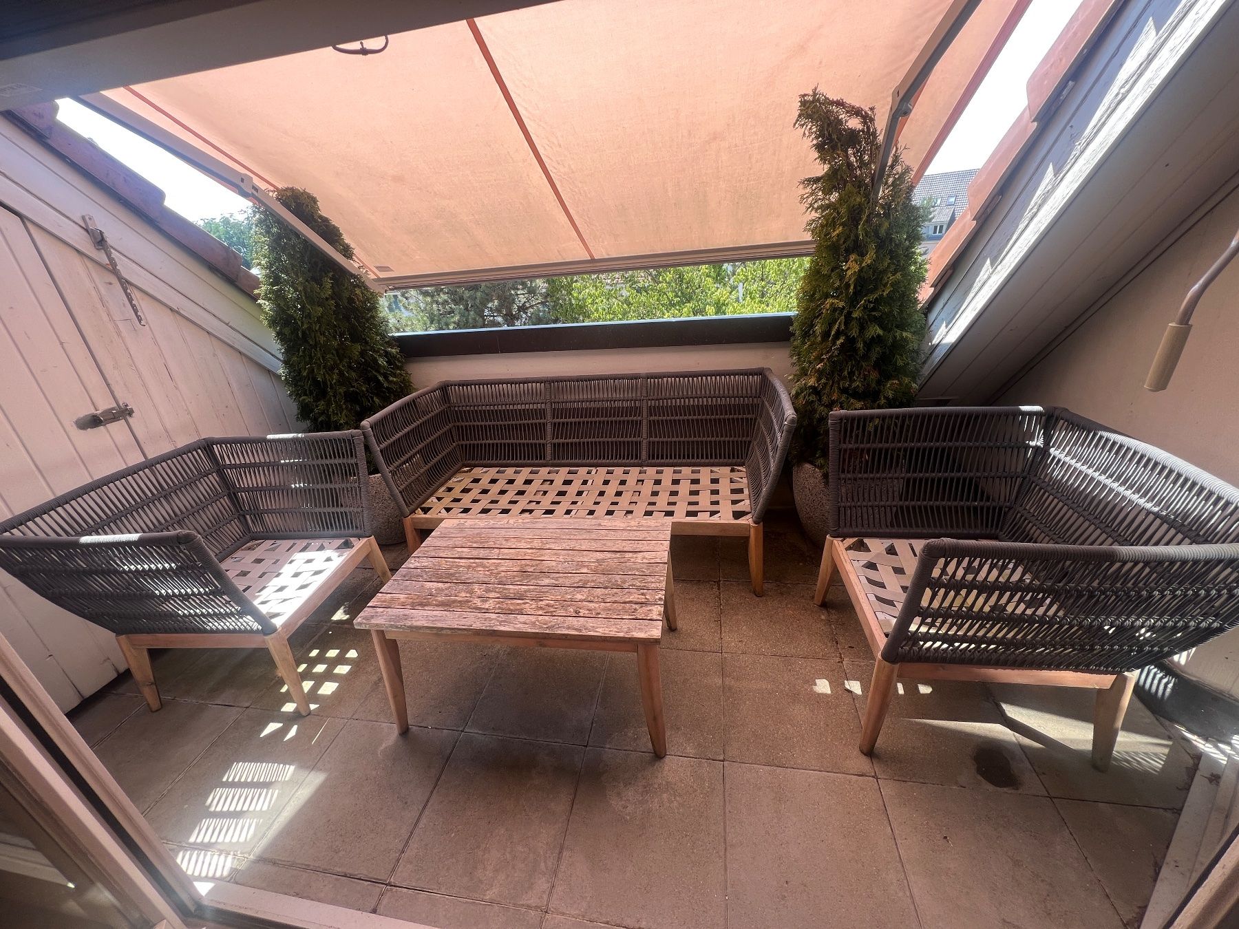 Set de table et chaises: Balkon/Gartenlounge Set 4-teilig – D'occasion à Niederhasli par art_yg6r 3