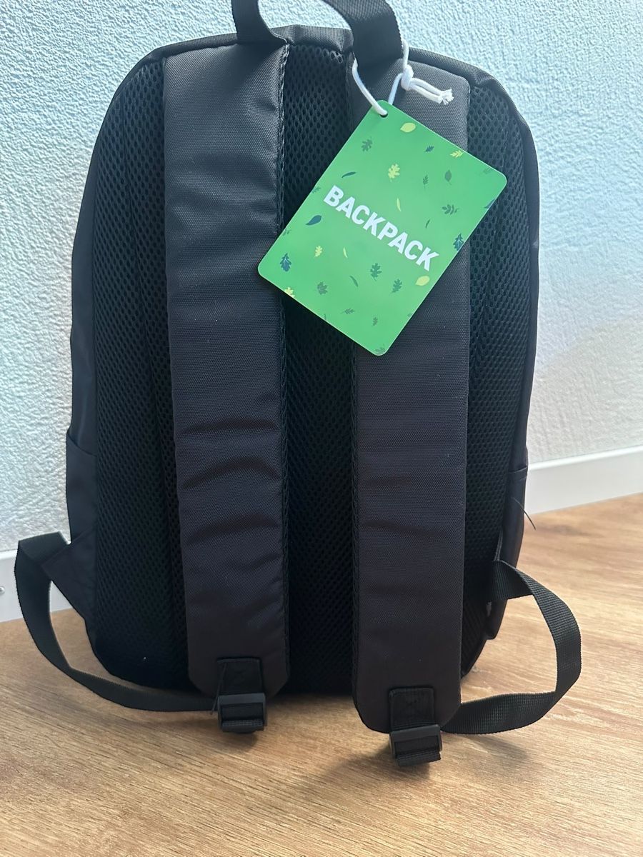 Zaini: Rucksack schwarz ein Fach mit Aussentasche neu – Usato da Zürich venduto da iva_9svl