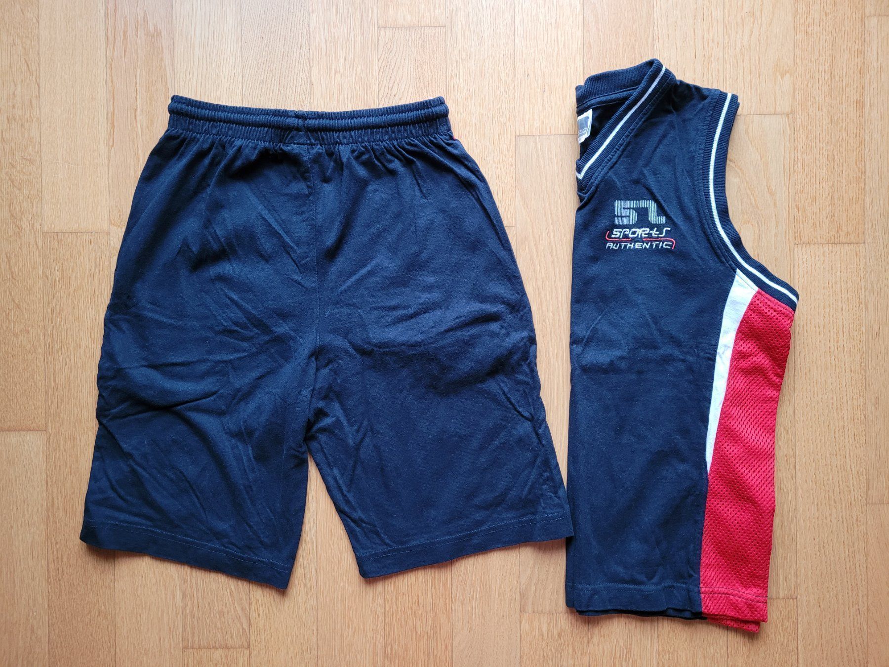 Lotti & Set di vestiti: Ensemble de sport – Usato da Biel/Bienne venduto da Leila32 3