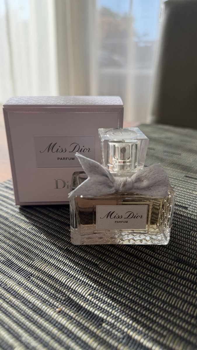 Dior Parfums & Eau de Toilette: Miss Dior Parfum 35ml “neuwertig” – Neuf (Voir description) à Bassersdorf par pesti29