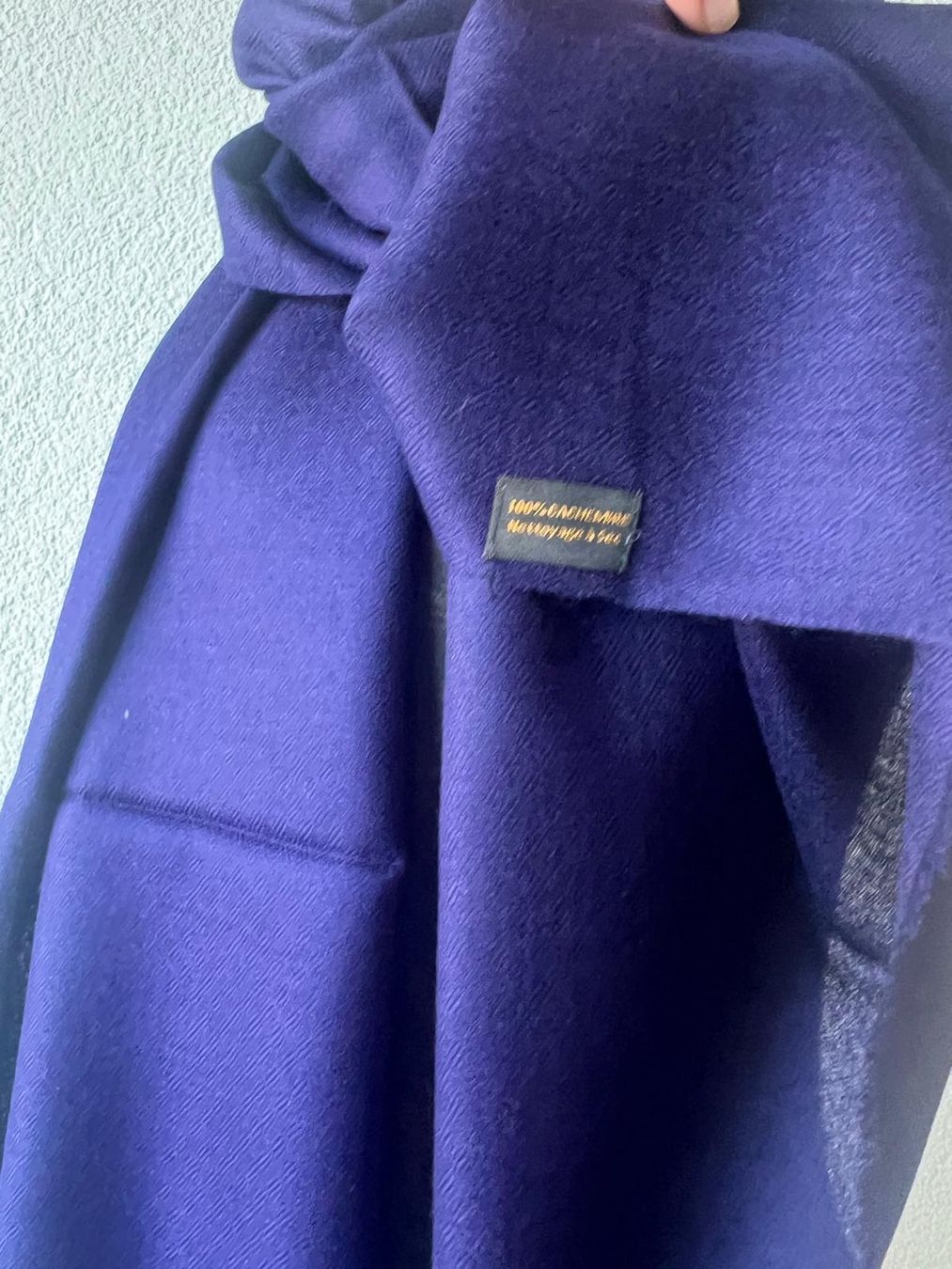 Foulard & Sciarpe: Châle  en cachemire – Violet profond – Nuovo e nell'imballaggio originale da La Chaux-de-Fonds venduto da Luxary.25cachmirepro 5