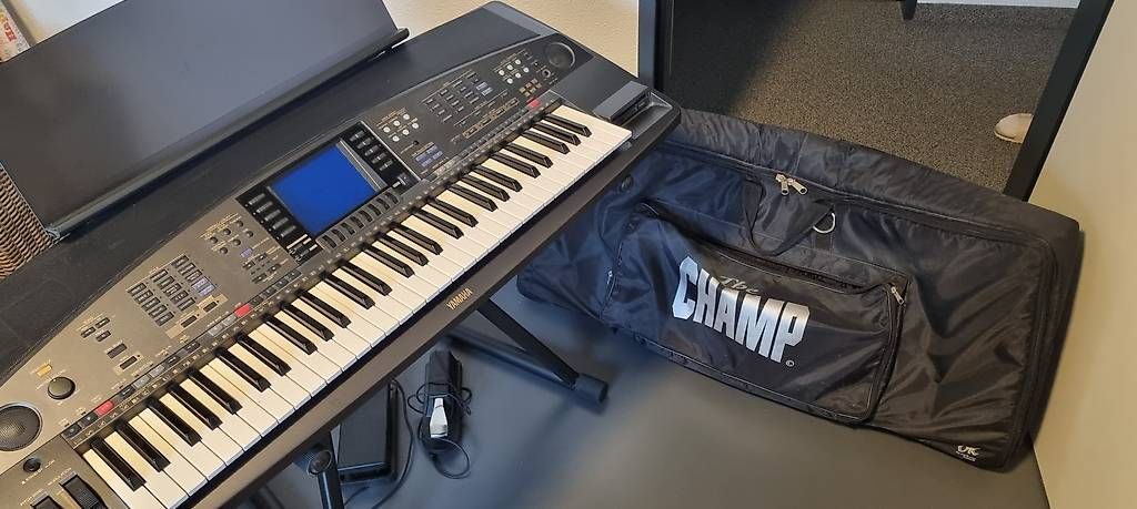 Musikinstrumente: PROFI  KEYBOARD  YAMAHA  PSR  8000  – Gebraucht aus St. Gallen von kratzki01 1