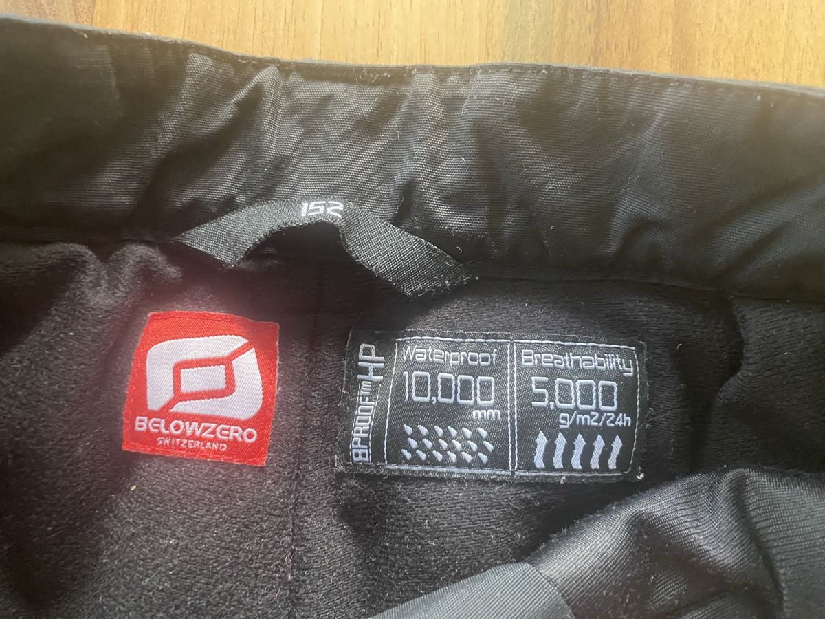 Pantaloni: Skihose Belowzero Grösse 152 Kinder Snowboardhose schwarz – Usato da Horw venduto da dreamsofacid 6