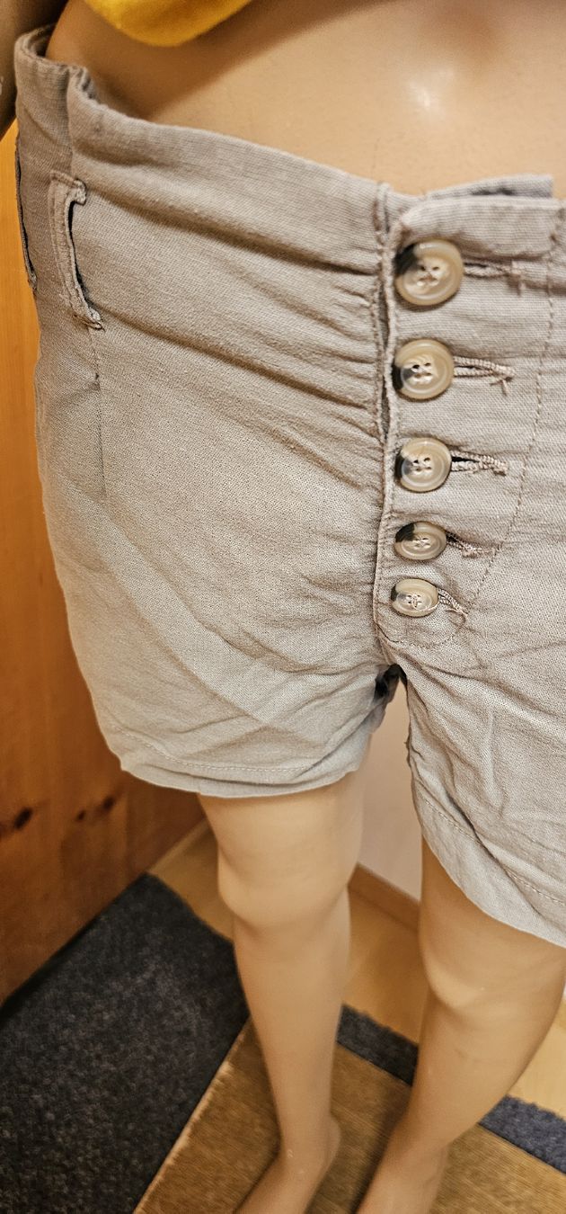 Pantaloni: Sommerliche Leinenshorts, Khaki, Gr.S – Usato da Ferden venduto da jemyce 1