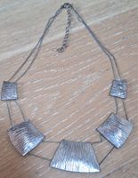 Collier fantaisie motifs carrés état neuf
