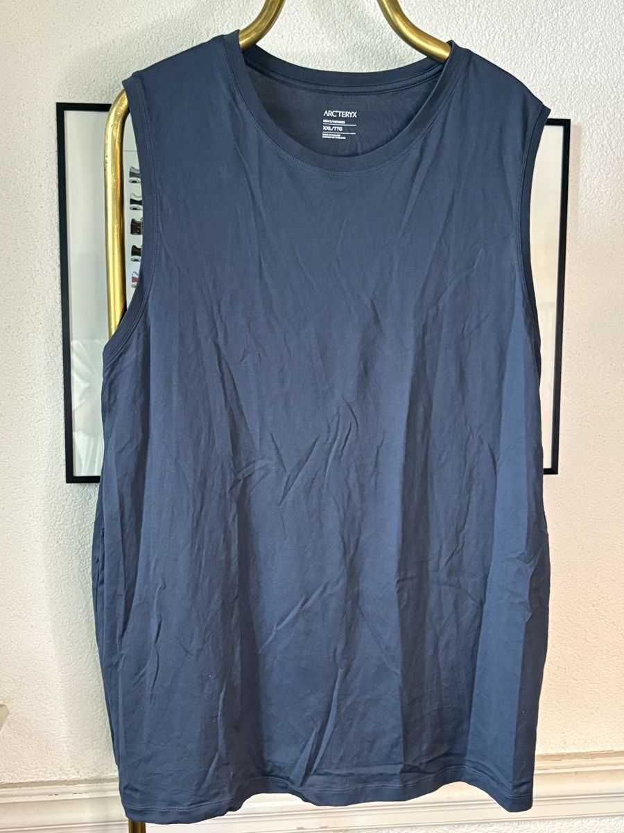 Arcteryx T-shirt: Débardeur Arc'teryx, Size XXL – Usato da Neuchâtel venduto da sharposneaks 3