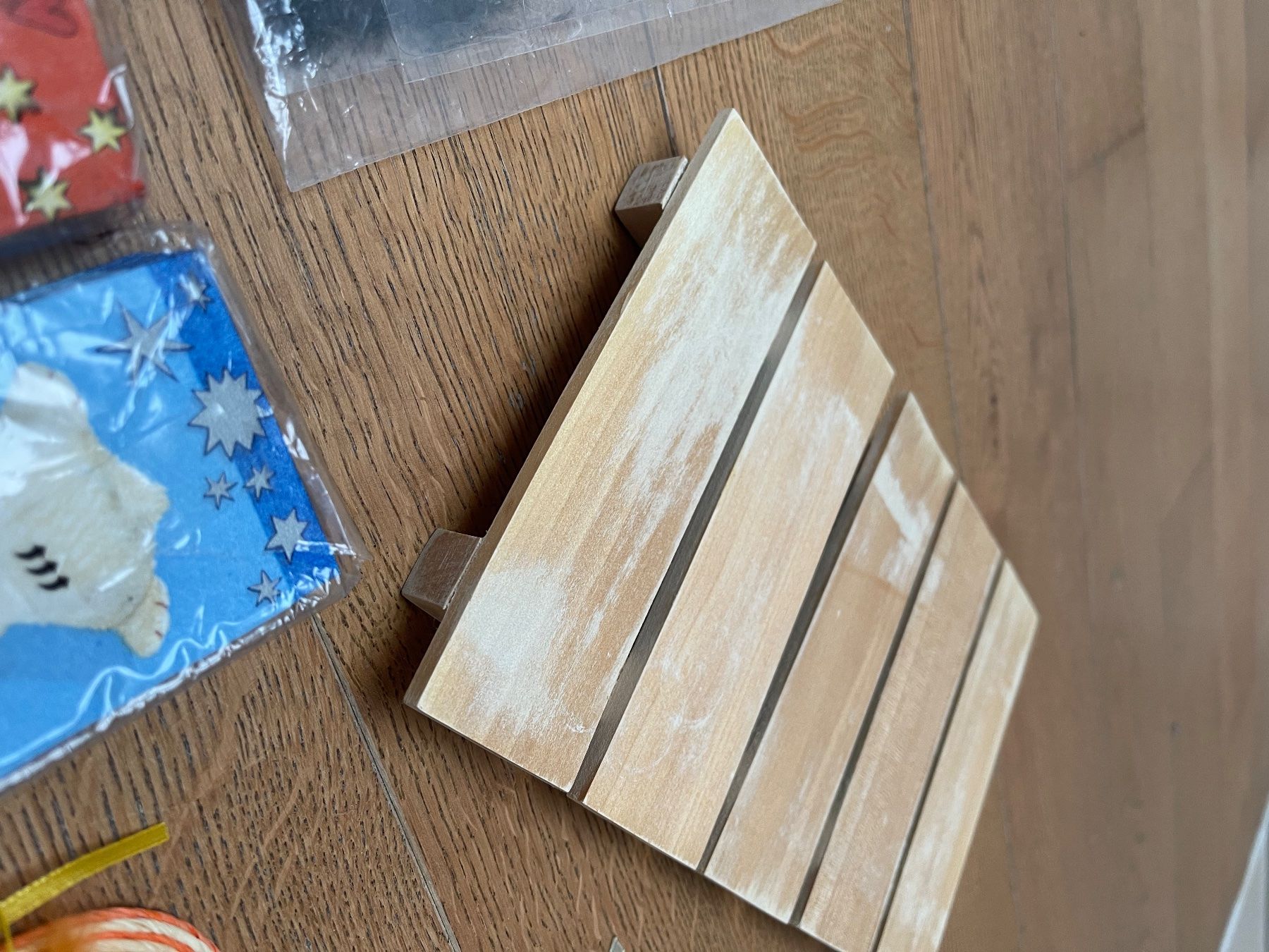 Kit bricolage: Bastelutensilien Steg, Federn, Hut – Usato da Bassersdorf venduto da Sandy456 2