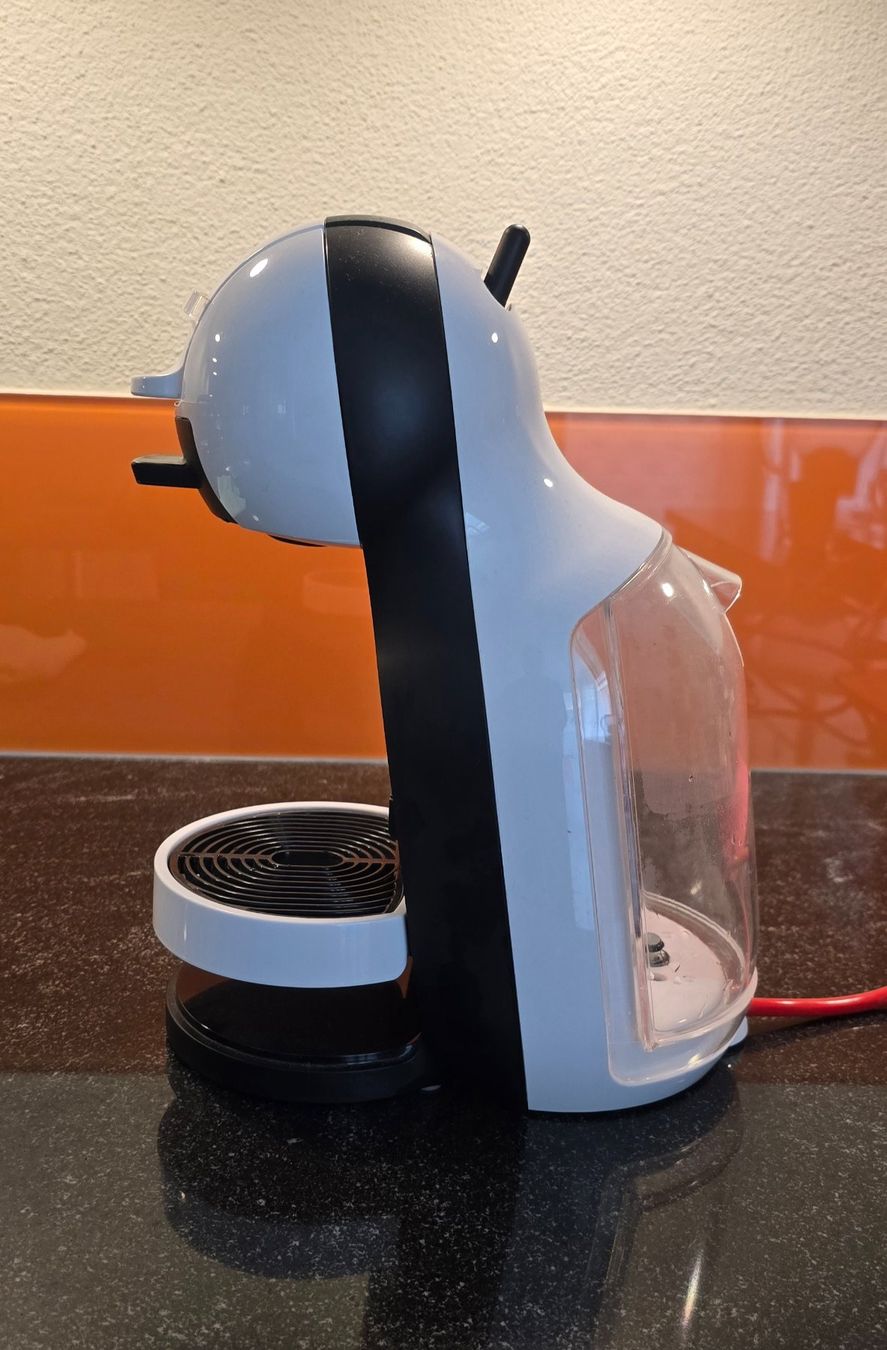 De'Longhi Machines à café & Machines à expresso: DeLonghi Dolce Gusto Kapselmaschine – Défectueux à Ruswil par DNAB 1
