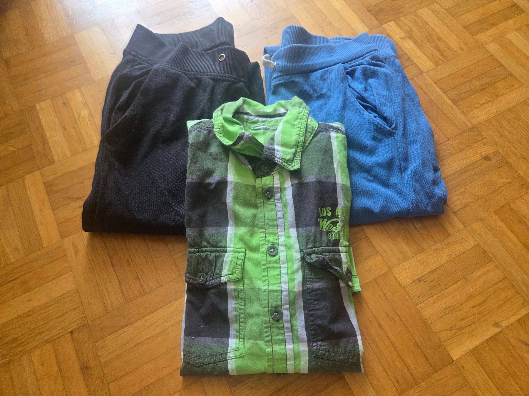Ensembles coordonnés: Trainerhosen und Hemd Gr. 158 – D'occasion à Basel par grandfamily
