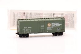 Micro Trains 21230 British Columbia Railway Box Car 8004, N