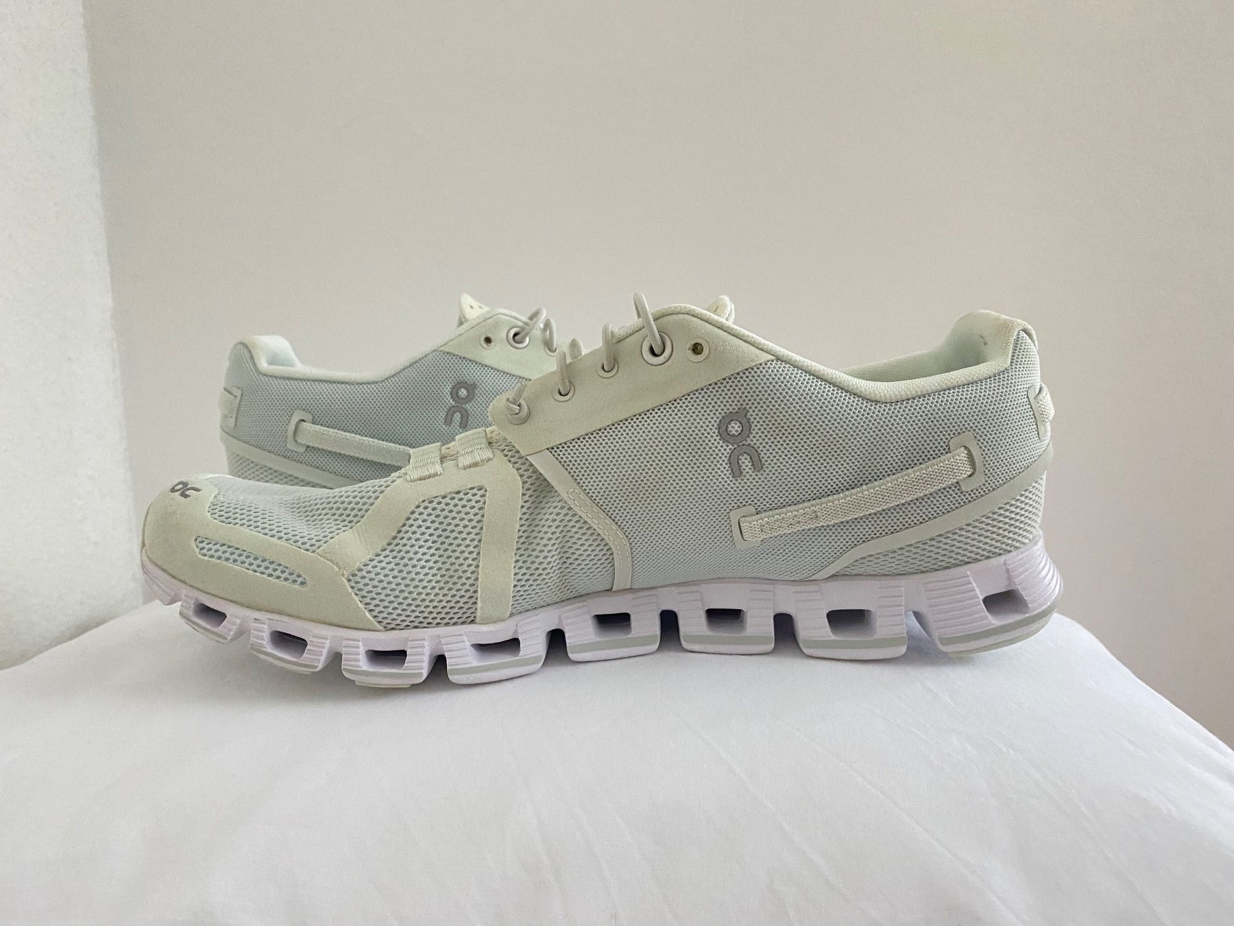 On Scarpe da donna: ON CLOUD GR: 40,5 TOP ZUSTAND AB 1 FRANKEN – Usato da Zürich venduto da Fashionparade 1