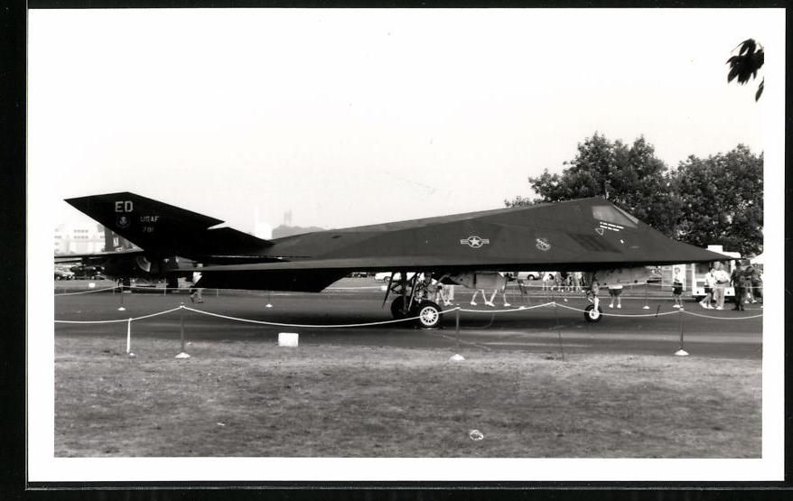 Fotografie & Manifesti: Fotografie Flugzeug Lockheed F-117 Night – Usato da Berlin venduto da bartko-reher