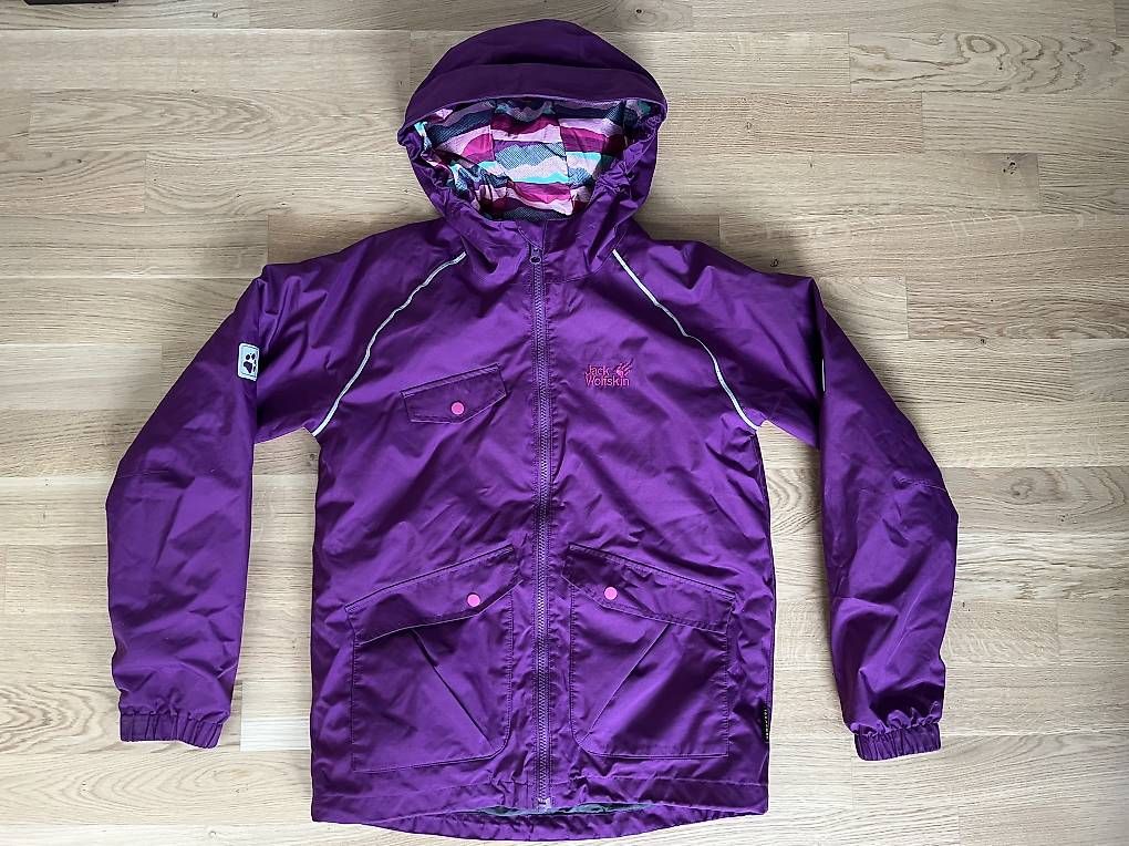 Vestes & Manteaux: Jacke Jack Wolfskin 152 – D'occasion à Luzern par La_Favorita