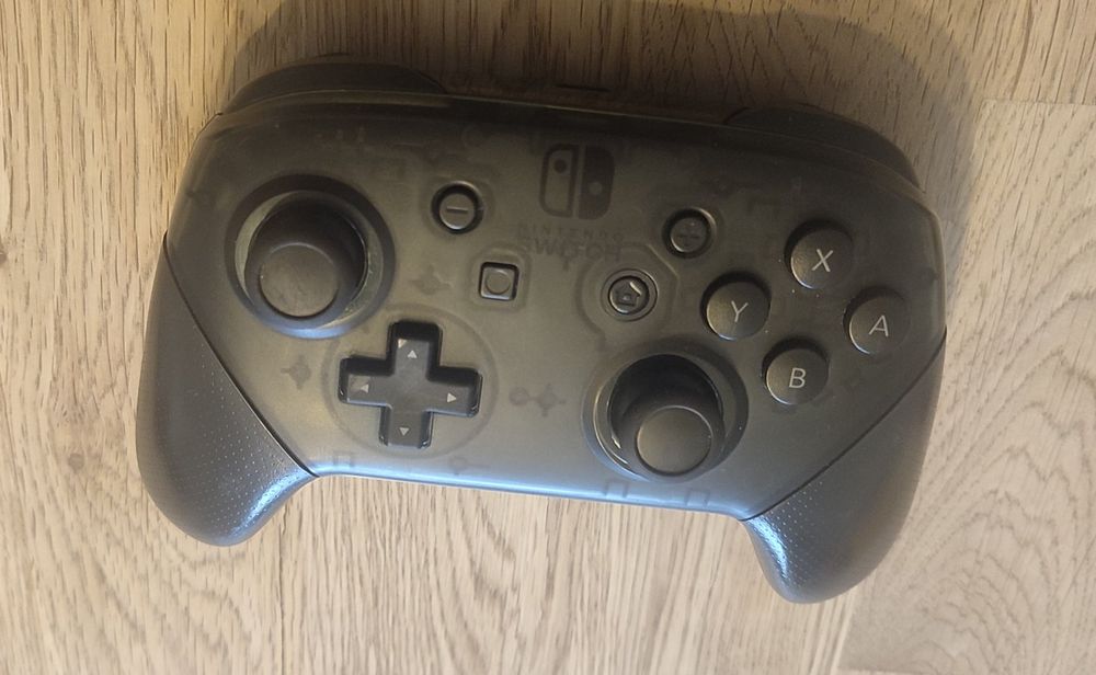 Nintendo Switch Pro Controller | Kaufen auf Ricardo