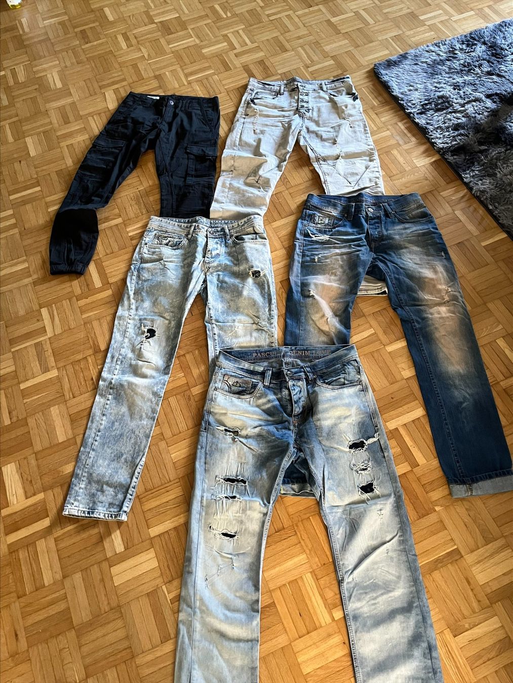 Jeans: Div. Jeans Neuwertig – Usato da Nidau venduto da BielBienne1993