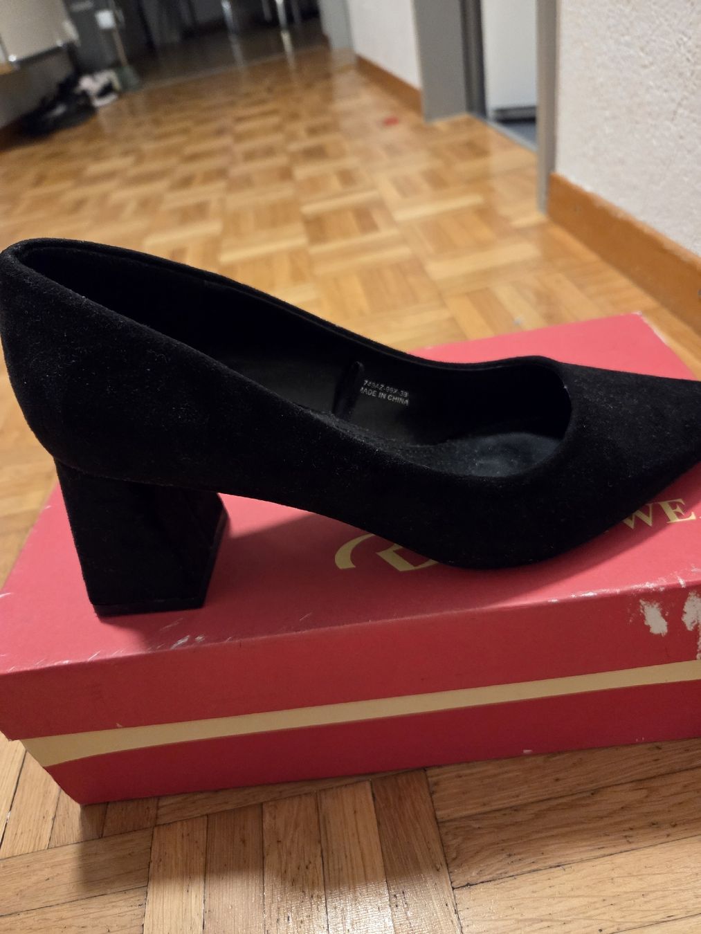 Damenschuhe: Pumps – Neu (gemäss Beschreibung) aus Gossau SG von sar_7vt5