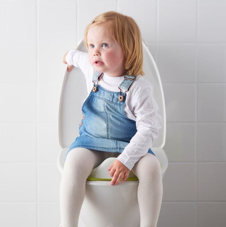 Ikea WC: TOSSIG Abattant siège enfant WC, blanc/vert IKEA – Usato da Carouge GE venduto da for_8yym 2