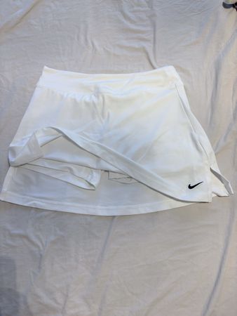 Tennisrock Nike weiss Grösse S guter Zustand