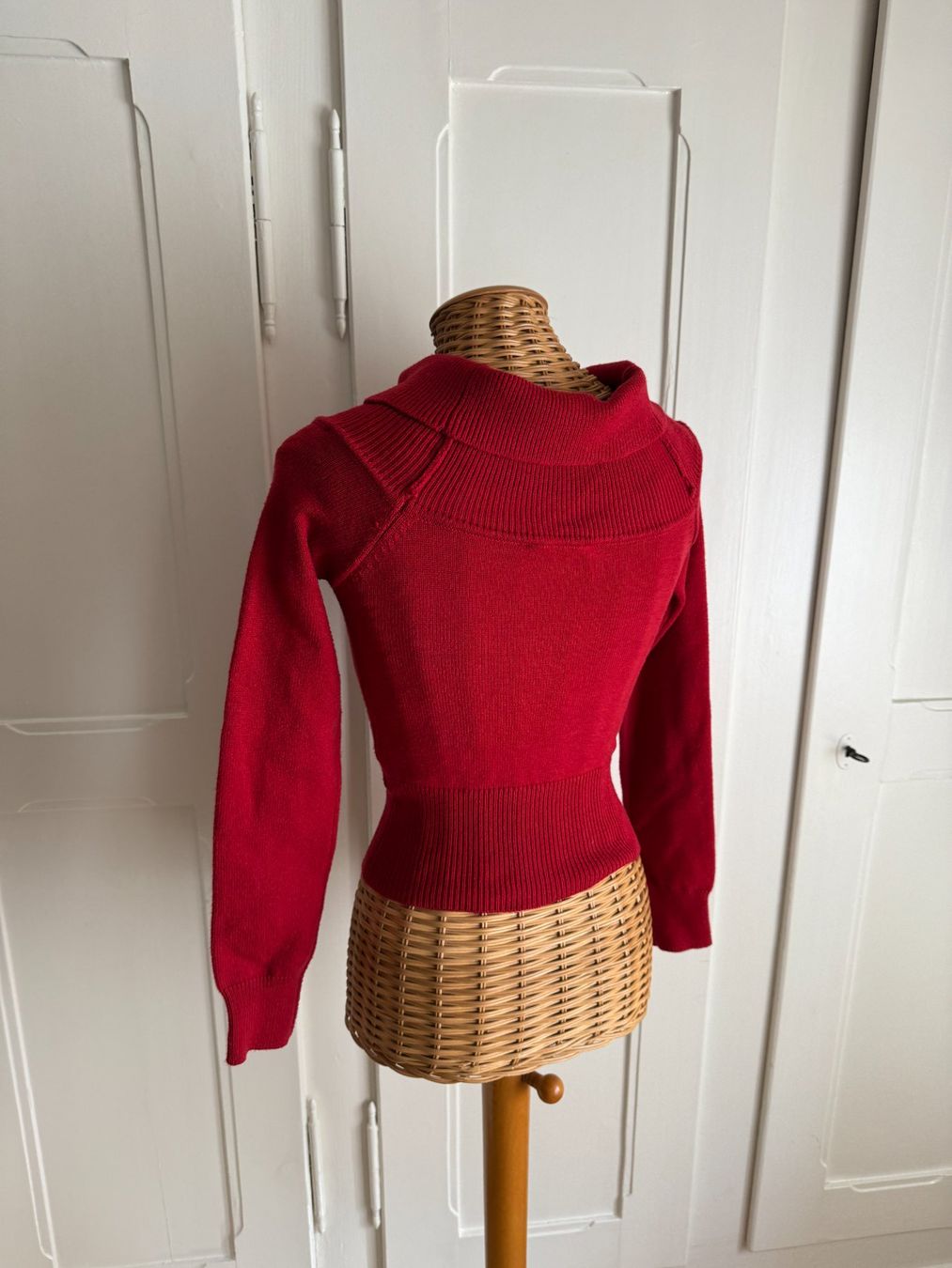 Bershka Pullover & Sweatshirts: BERSHKA - Feinstrick Pullover rot XS – Gebraucht aus Zürich von Diazaio 2
