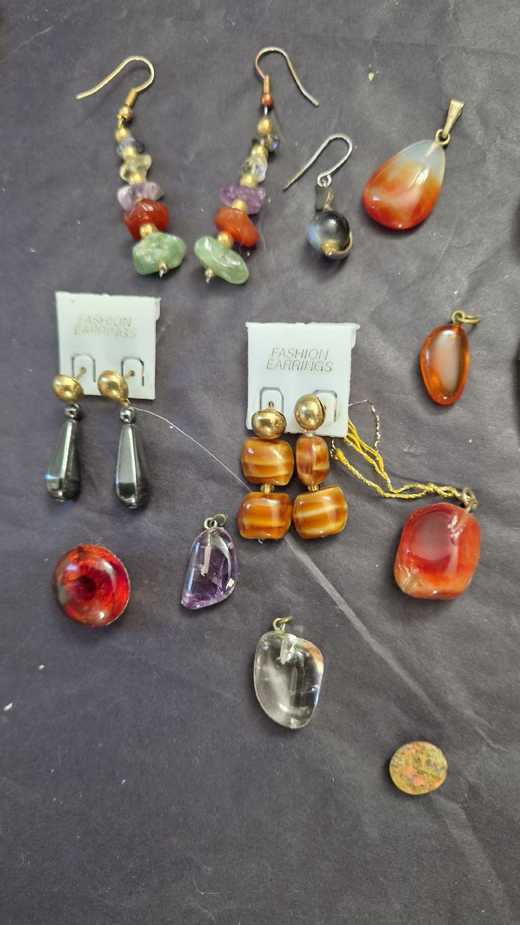 Sonstiger Schmuck: Schmuck Lot Steine Anhänger  – Gebraucht aus Kölliken von Upcycling-by-Mc-TAM 1