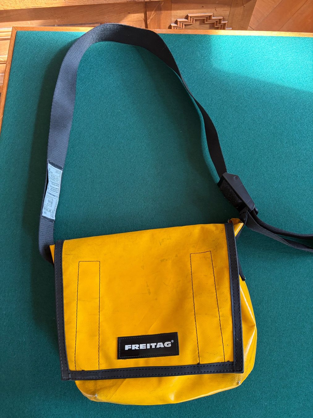 Freitag Taschen: FREITAG Tasche   Farbe: Gelb, Schwarz – Gebraucht aus Interlaken von Bona55 6