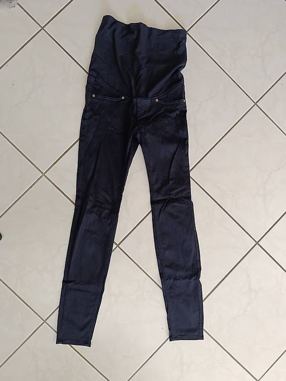 Pantaloni: Schwangerschaftshose XS – Usato da Berg TG venduto da Gisela86