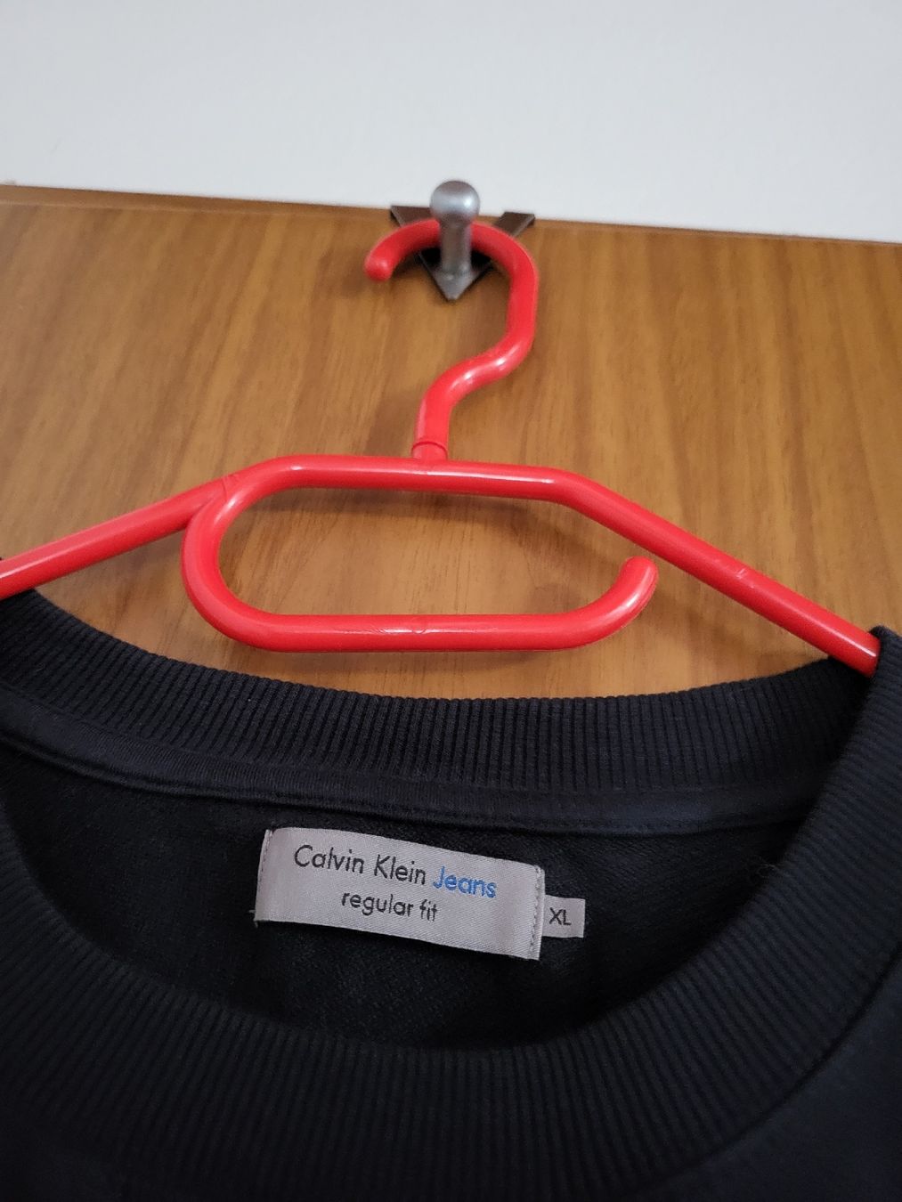 Calvin Klein Maglioni & Felpe: Pull Calvin Klein Jeans bleu marine - Taille XL, comme neuf! – Usato da Niedergösgen venduto da Eva2410 6