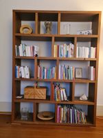 Bücherregal