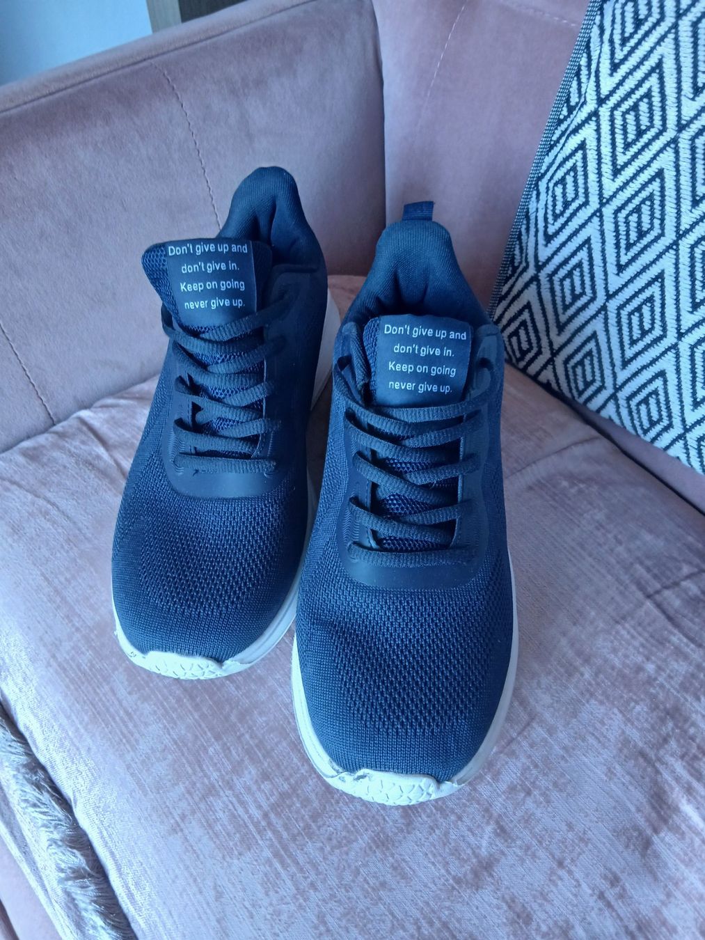 Damenschuhe: Sneaker dunkelblau Gr 39 wie neu – Gebraucht aus Brütten von ver_jql7