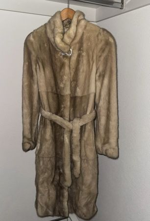 Eleganter Nerzmantel Gr. 42 – Perlgrau – Top Zustand 