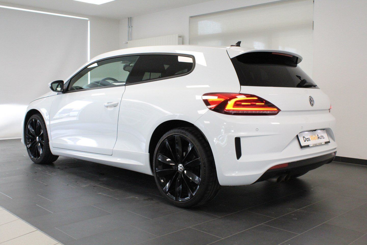 VW Automobili: VW Scirocco 2.0 TSI R-Line – Usato da Pully venduto da Arkasia_8 3