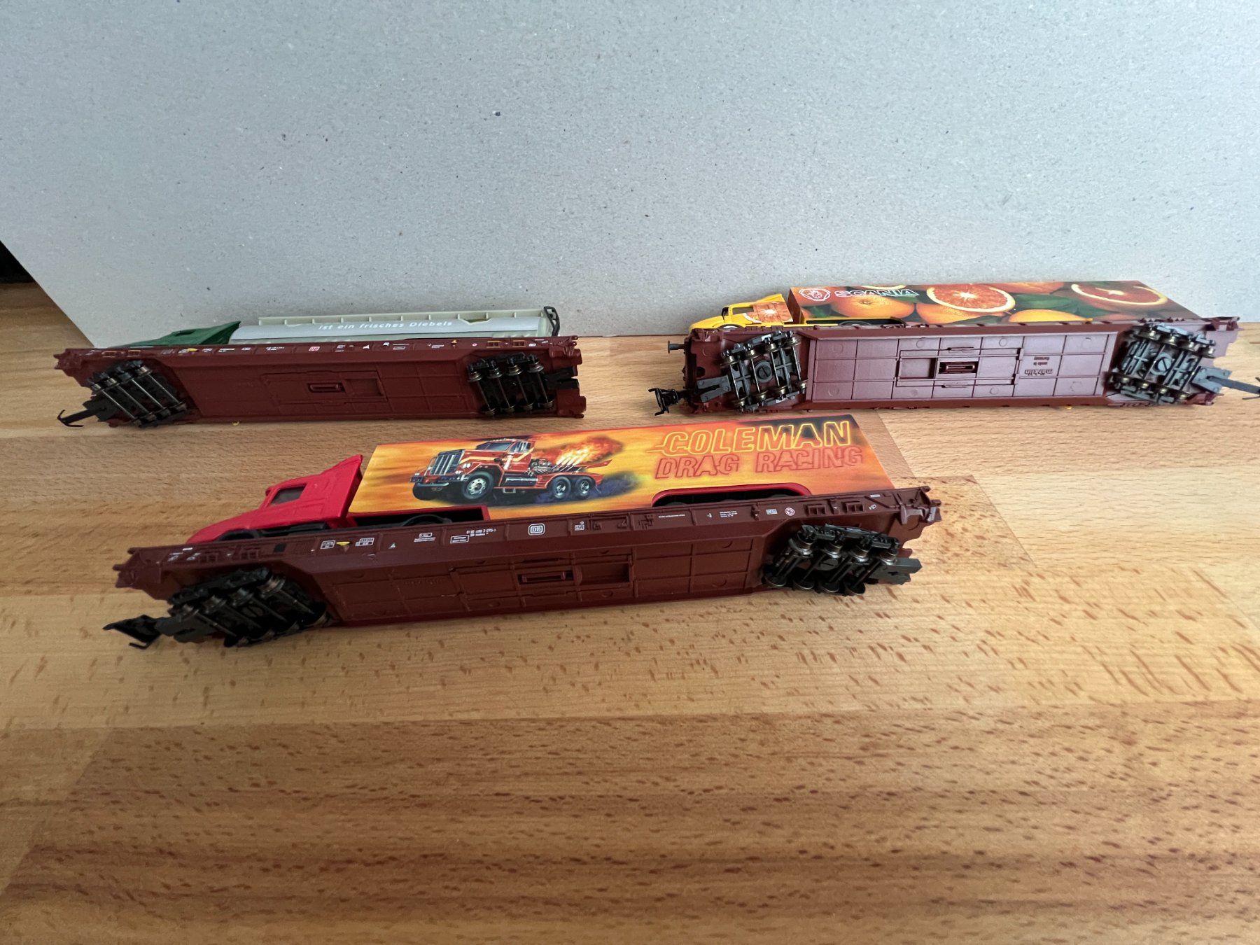 Märklin Modellini di ferrovie: Märklin Hupac Wagen mit div. LKW – Usato da Boswil venduto da Jeffmery 4